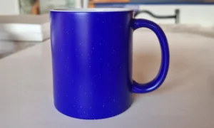 taza magica violeta personalizada con glitter 5
