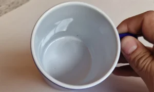 taza magica violeta personalizada con glitter 4