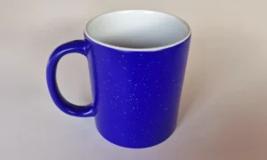 taza magica violeta personalizada con glitter 1